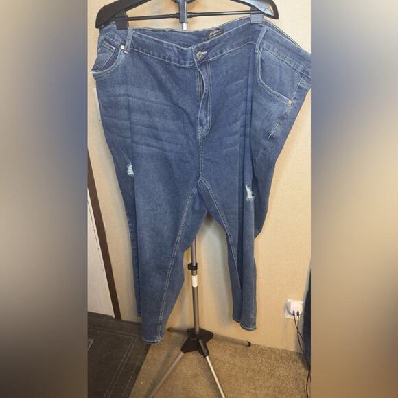 Size 28 Bloomchic Straight Leg Very Stretchy High Rise Medium Wash Jeans - Picture 2 of 6